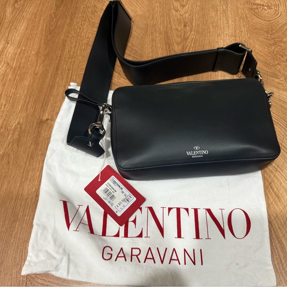 Valentino Garavani VLTN Leather Shoulder Bag Bag - Picture 6 of 8
